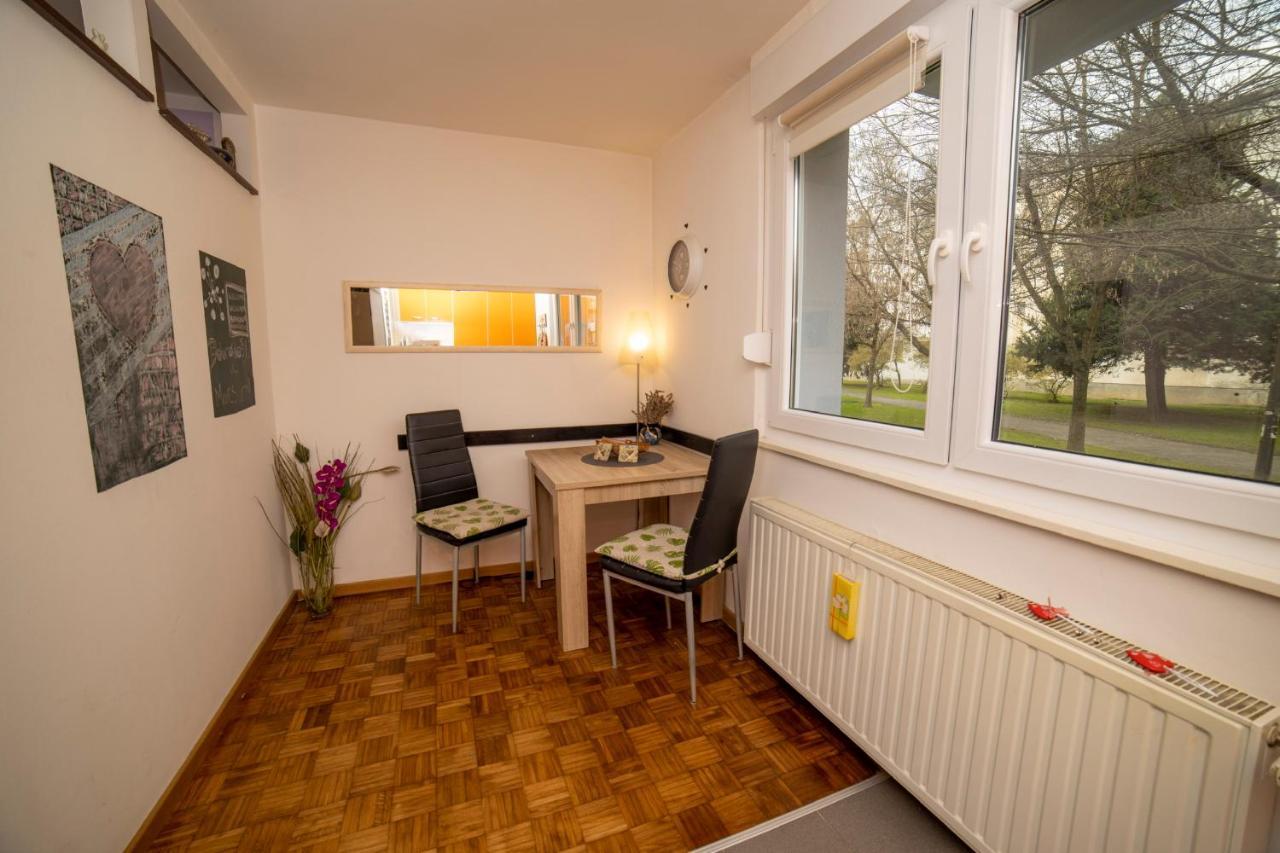 Studio Apartment Maestral ซาเกร็บ ภายนอก รูปภาพ